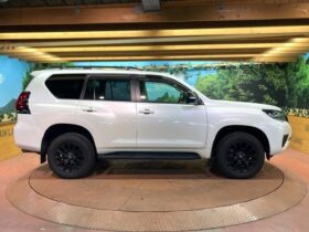
									TOYOTA Land Cruiser Prado TX L Packet Matte Black Ed Pearl White 2023′ EQR4F full								