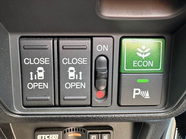 Honda Odyssey Hybrid Absolute EX Honda Sen Pearl White 2019′ EQUO6
