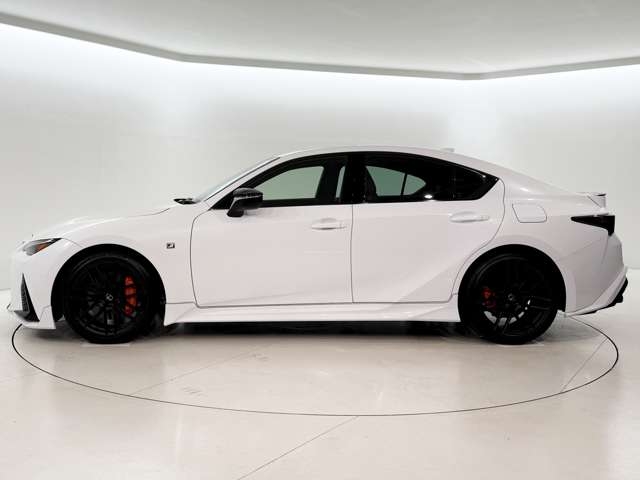 Lexus IS F Sport Mode Black 3 Pearl White 2023′ ERJUZ