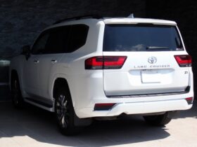 
									TOYOTA Land Cruiser Wagon ZX Pearl White 2022′ ESMFO full								
