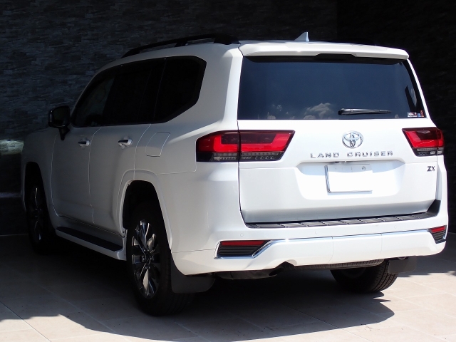 TOYOTA Land Cruiser Wagon ZX Pearl White 2022′ ESMFO