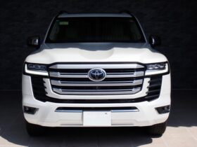 
									TOYOTA Land Cruiser Wagon ZX Pearl White 2022′ ESMFO full								