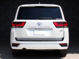 
									TOYOTA Land Cruiser Wagon ZX Pearl White 2022′ ESMFO full								