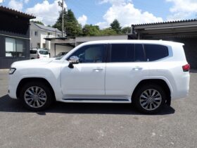 
									TOYOTA Land Cruiser Wagon ZX Pearl White 2024′ ESMID full								