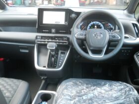 
									TOYOTA Voxy S-Z Black 2025′ ESMIU full								