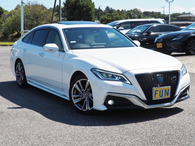 TOYOTA Crown RS Advance Pearl White 2021′ ESMJC