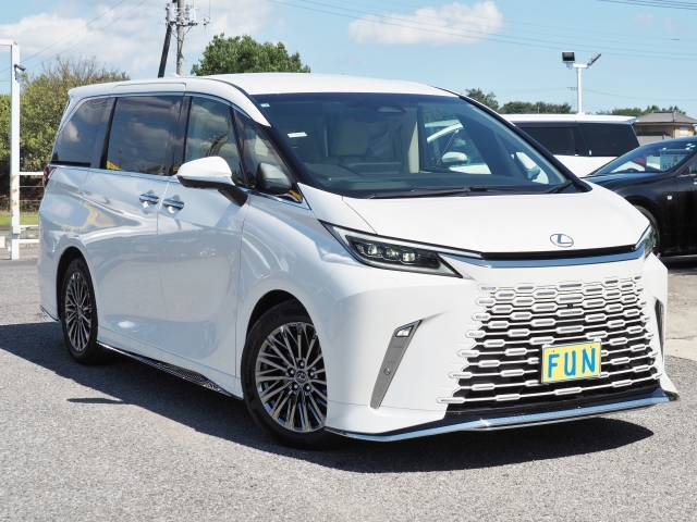 Lexus LM Version L Pearl White 2025′ ESMJM