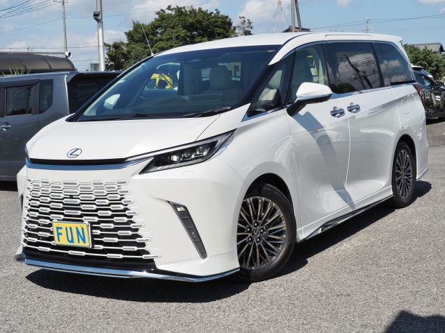 Lexus LM Version L Pearl White 2025′ ESMJM