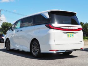 
									Lexus LM Version L Pearl White 2025′ ESMJM full								