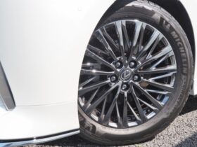 
									Lexus LM Version L Pearl White 2025′ ESMJM full								