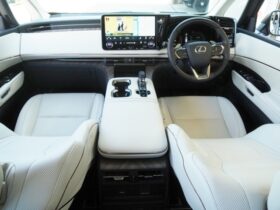 
									Lexus LM Version L Pearl White 2025′ ESMJM full								