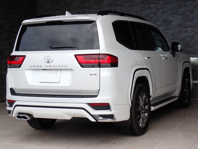 TOYOTA Land Cruiser Wagon ZX Diesel Turbo Pearl White 2023′ ESMKS
