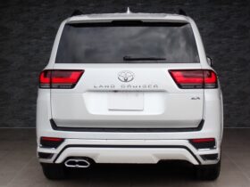 
									TOYOTA Land Cruiser Wagon ZX Diesel Turbo Pearl White 2023′ ESMKS full								