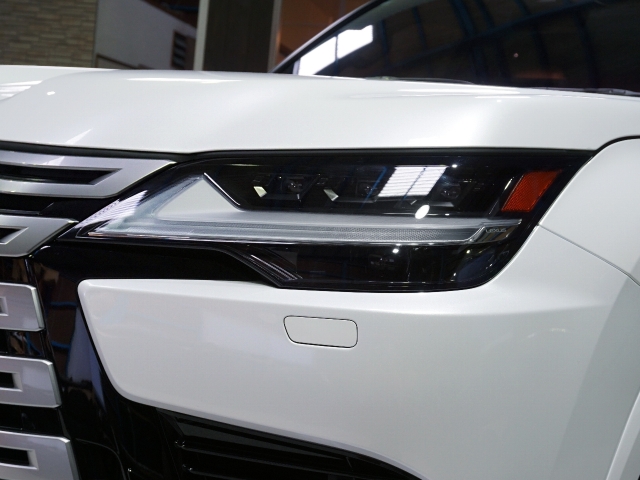 Lexus LX Executive Pearl White 2023′ ESMKT