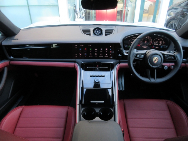 Porsche Panamera Base Grade White 2025′ ESML4