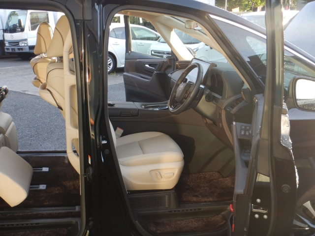 TOYOTA Alphard Executive Lounge Black 2024′ ESMLH