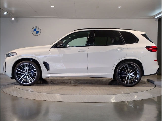 BMW X5 xDrive40d M Sport White 2025′ ESMLP