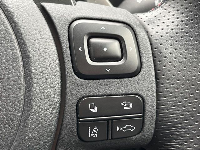 Lexus IS F Sport Mode Glitter Black 2022′ ESUE5