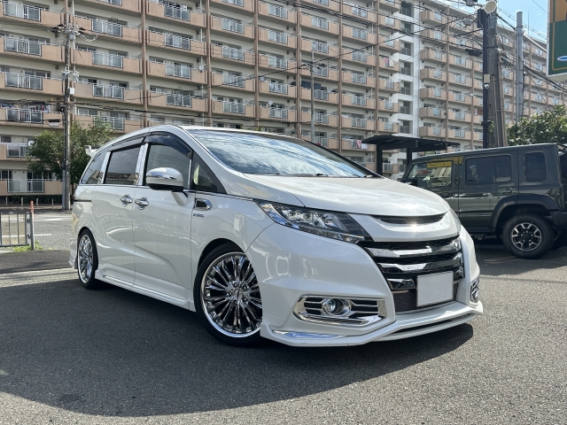 Honda Odyssey Absolute Honda Sensing Pearl White 2017′ ESUTO