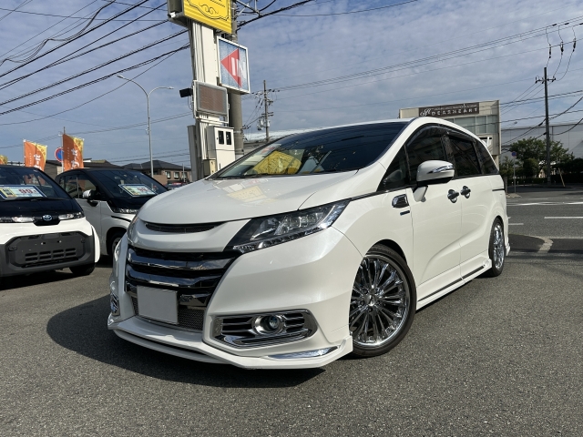 Honda Odyssey Absolute Honda Sensing Pearl White 2017′ ESUTO