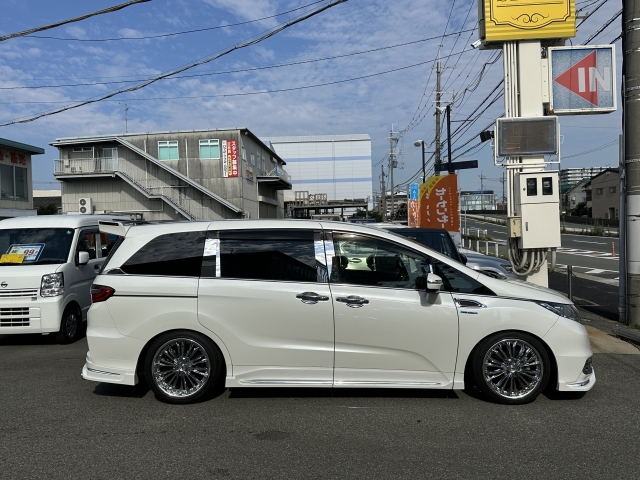 Honda Odyssey Absolute Honda Sensing Pearl White 2017′ ESUTO