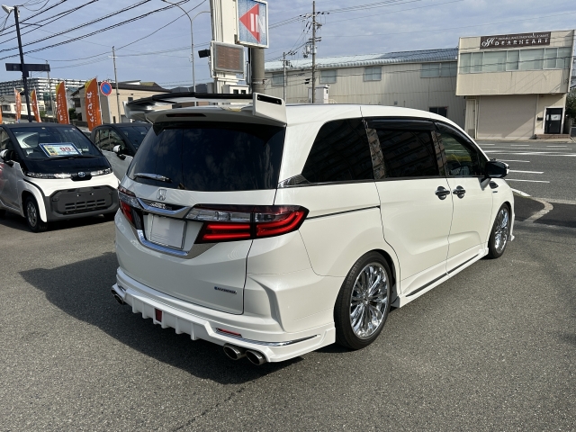 Honda Odyssey Absolute Honda Sensing Pearl White 2017′ ESUTO