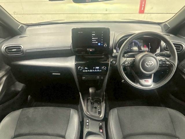 TOYOTA Yaris Cross GR Sport Black 2024′ ESUYZ