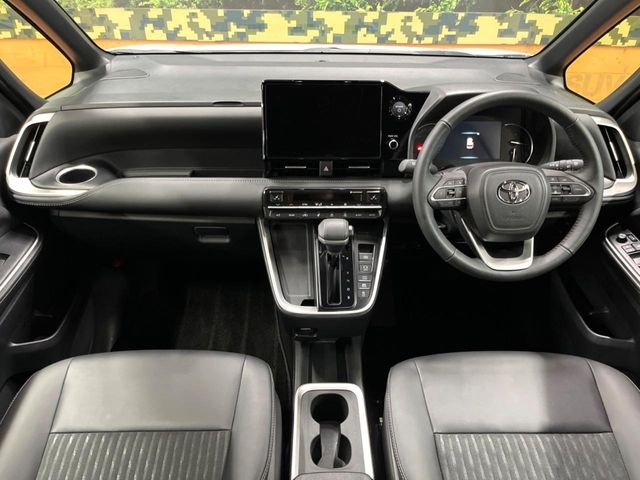 TOYOTA Noah S-Z Pearl White 2025′ ESV3W
