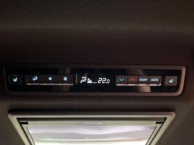 
									TOYOTA Noah S-Z Pearl White 2025′ ESV3W full								