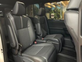 
									TOYOTA Noah S-Z Pearl White 2025′ ESV3W full								
