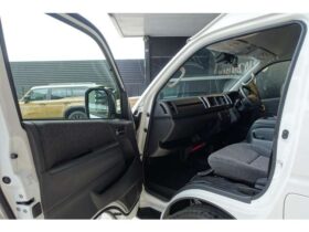 
									TOYOTA Hiace Wagon Grand Cabin Super Long Wide HR Pearl White 2025′ ESV88 full								