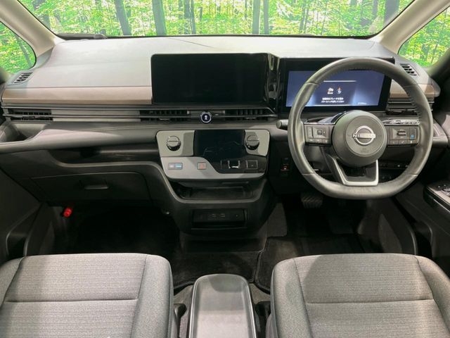 NISSAN Serena e-POWER Highway Star V Pearl White 2024′ ESZL1