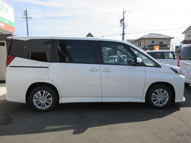 TOYOTA Noah Hybrid S-G Wellcab Pearl White 2025′ ESZMJ