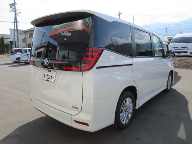TOYOTA Noah Hybrid S-G Wellcab Pearl White 2025′ ESZMJ