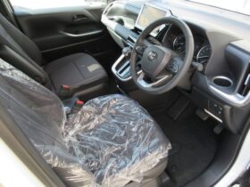 
									TOYOTA Noah Hybrid S-G Wellcab Pearl White 2025′ ESZMJ full								