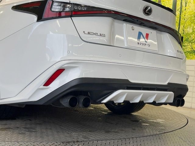 Lexus IS F Sports White 2020′ ESZQ9