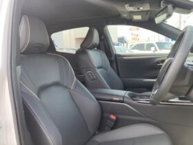 
									TOYOTA Crown Sport Z Pearl White/Black 2024′ ET9JM full								