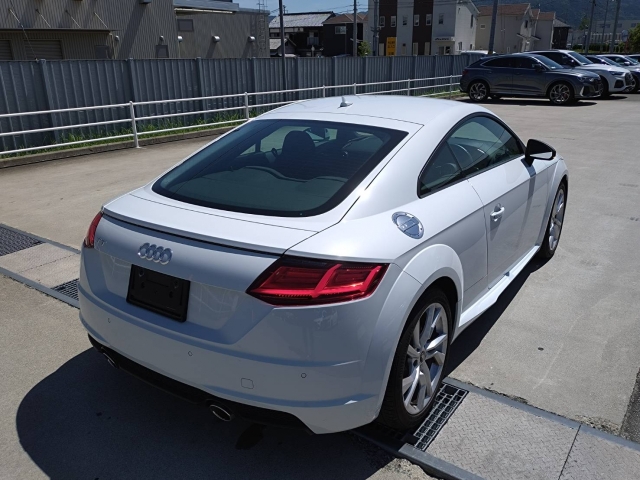 Audi TT 40 TFSI White 2022′ EU4I6