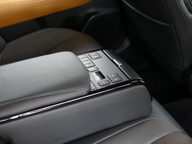 TOYOTA Crown CrossOver RS Advanced Black 2023′ EURL4