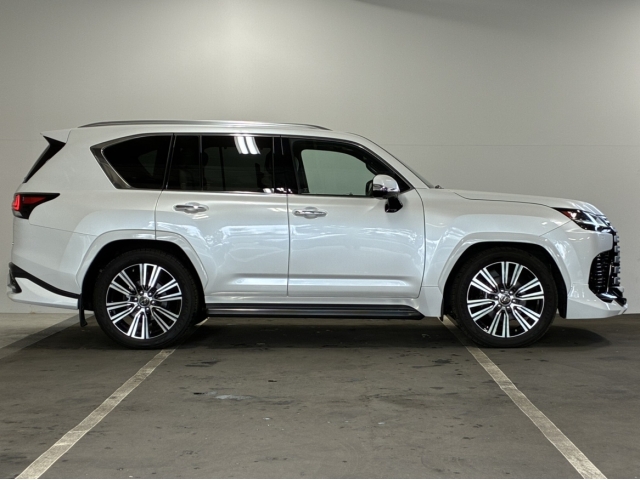 Lexus LX Base Grade Pearl White 2023′ EURN5