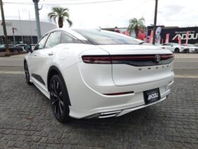 
									TOYOTA Crown CrossOver RS Advanced Pearl White 2023′ EURPE full								