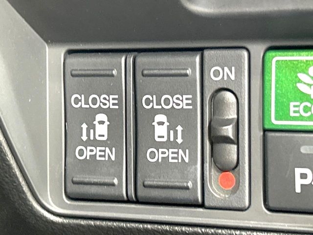 Honda Odyssey e:HEV Absolute EX Pearl White 2021′ EUZNW