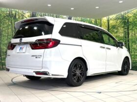 
									Honda Odyssey e:HEV Absolute EX Pearl White 2021′ EUZNW full								
