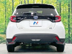 
									TOYOTA Yaris Z Pearl White 2021′ EV12L full								