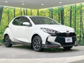
									TOYOTA Yaris Z Pearl White 2021′ EV12L full								