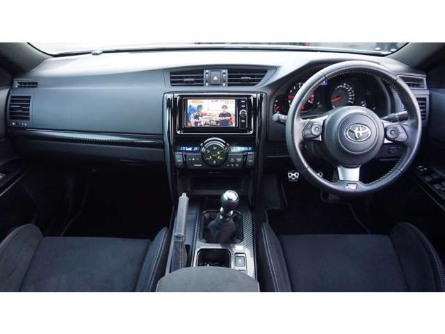 TOYOTA MarkX GRMN Pearl White 2019′ EV1EF