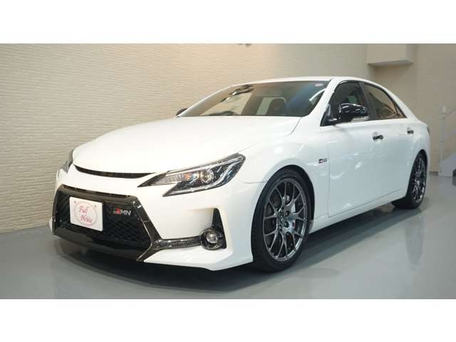 TOYOTA MarkX GRMN Pearl White 2019′ EV1EF