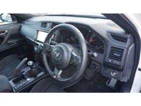 
									TOYOTA MarkX GRMN Pearl White 2019′ EV1EF full								