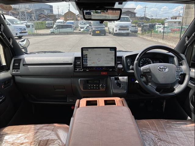 TOYOTA Hiace Van Super GL Dark Prime 2 Pearl White 2025′ EV4CE