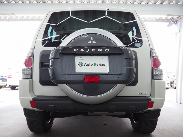 MITSUBISHI Pajero VR-1 Pearl White 2015′ EWWPD